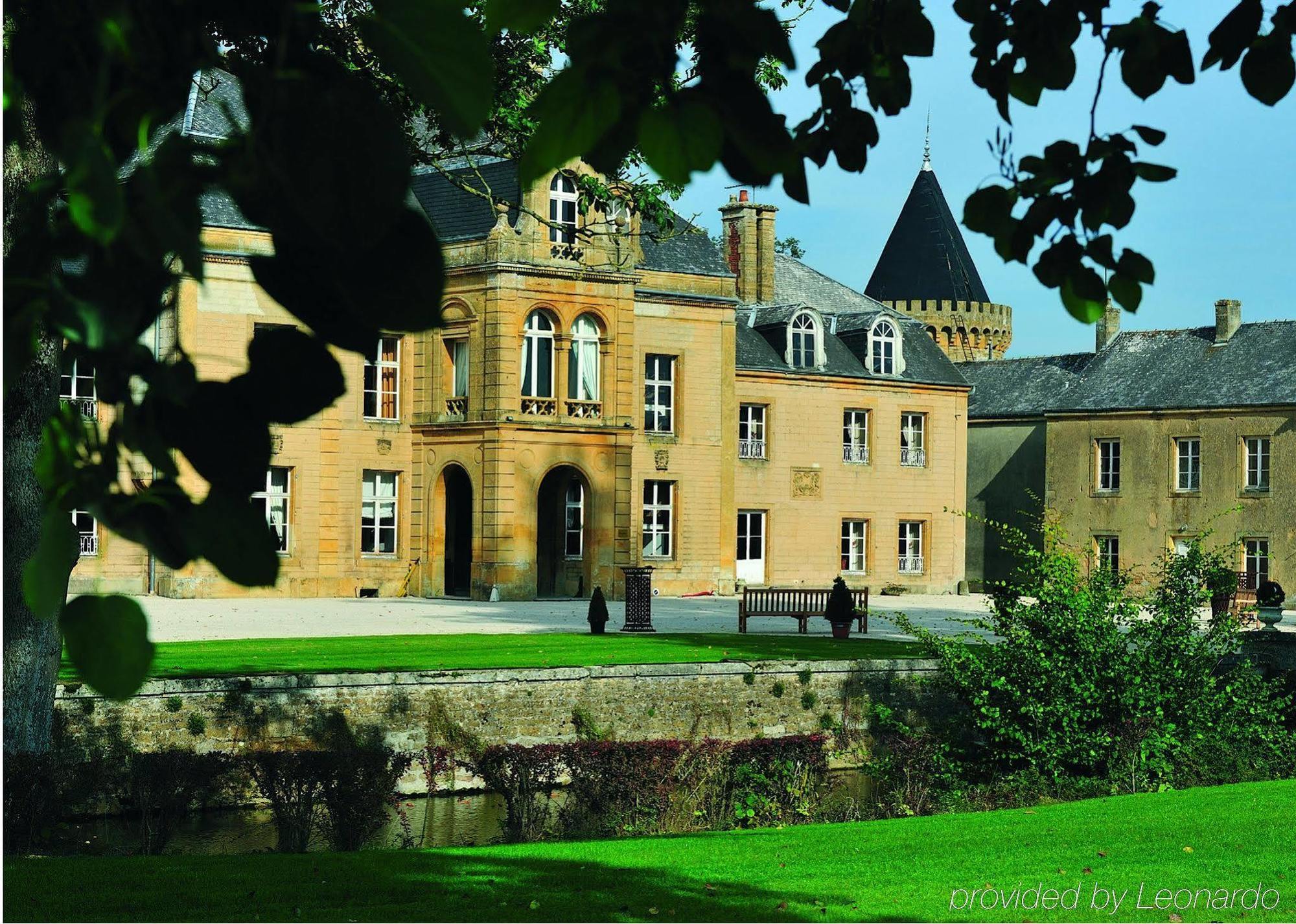 Le Domaine Chateau Du Faucon Donchery Exteriér fotografie