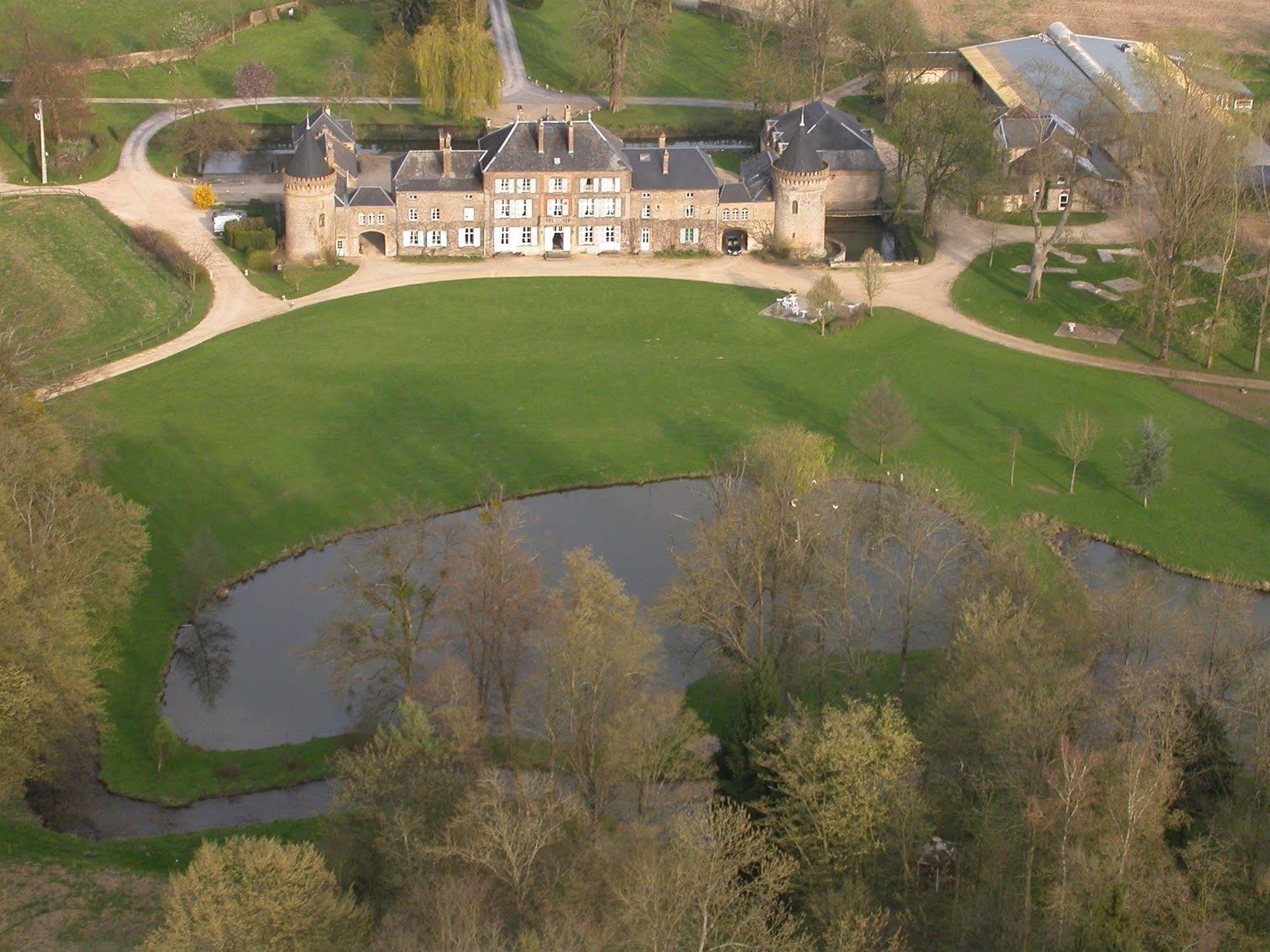 Le Domaine Chateau Du Faucon Donchery Exteriér fotografie