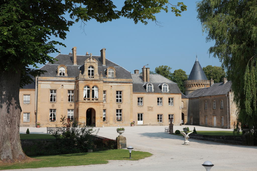 Le Domaine Chateau Du Faucon Donchery Exteriér fotografie